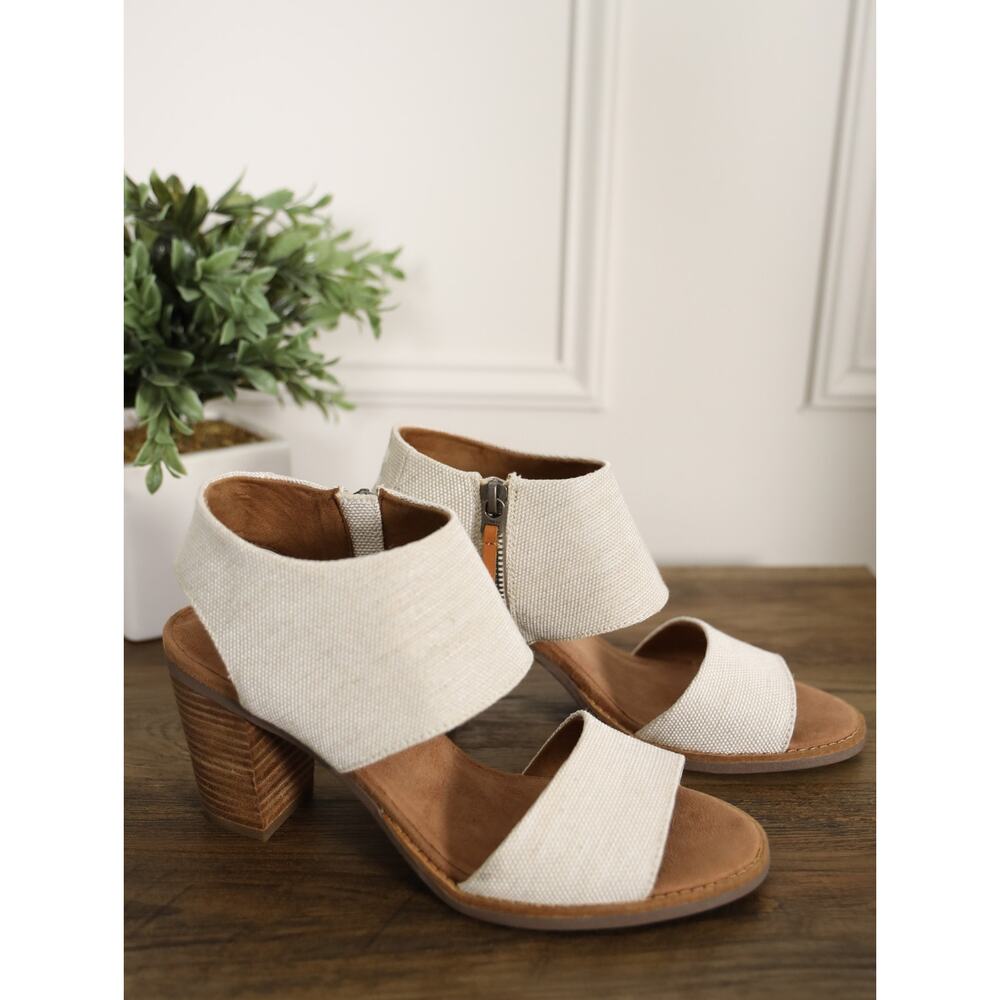 TOMS Linen Strap Sandals Size 8 Block Heel Beige Ankle Strap Padded Footbed NWOT